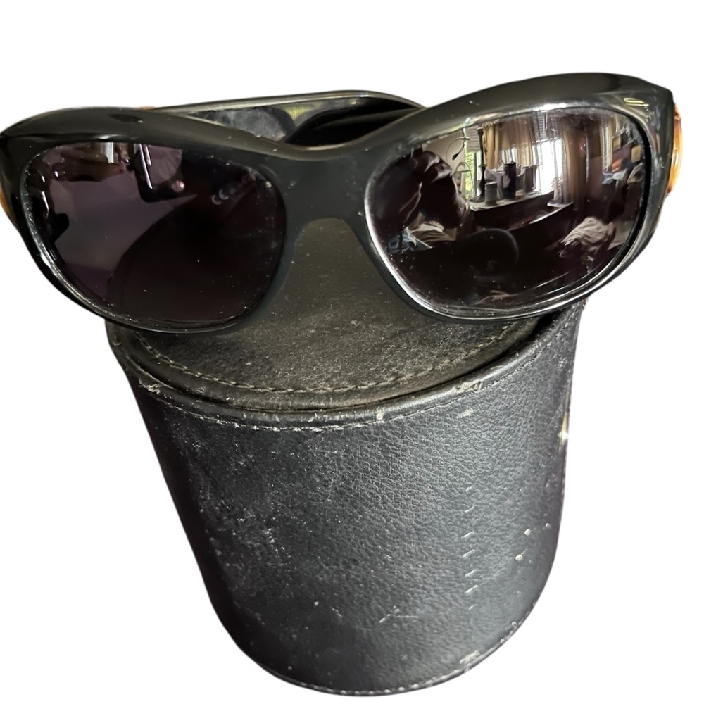 Gucci black bamboo sunglasses with dark lens plus extra lighter lens - Picture 6 of 16